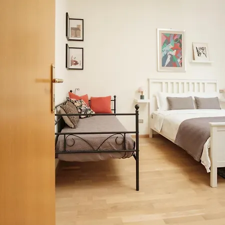 Tra Le Di Reggio - Pisacane